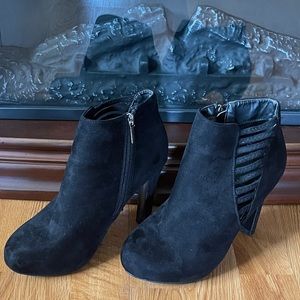 Beautiful Black Platform Ankle Boots